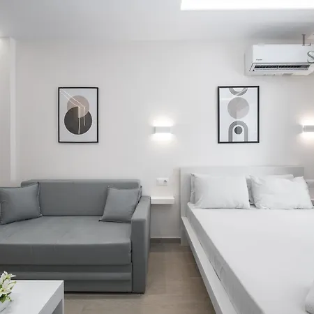 Ermione, The Luxury 아파트