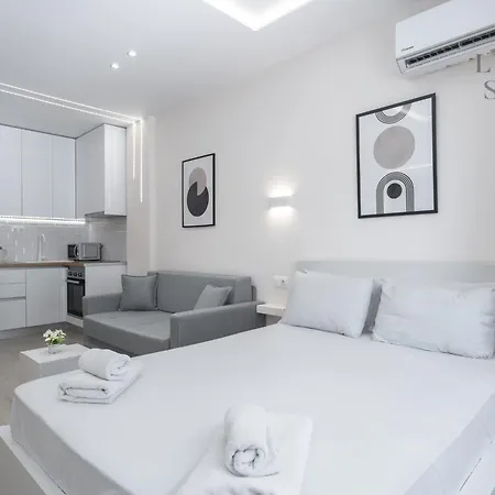 Ermione, The Luxury 아파트